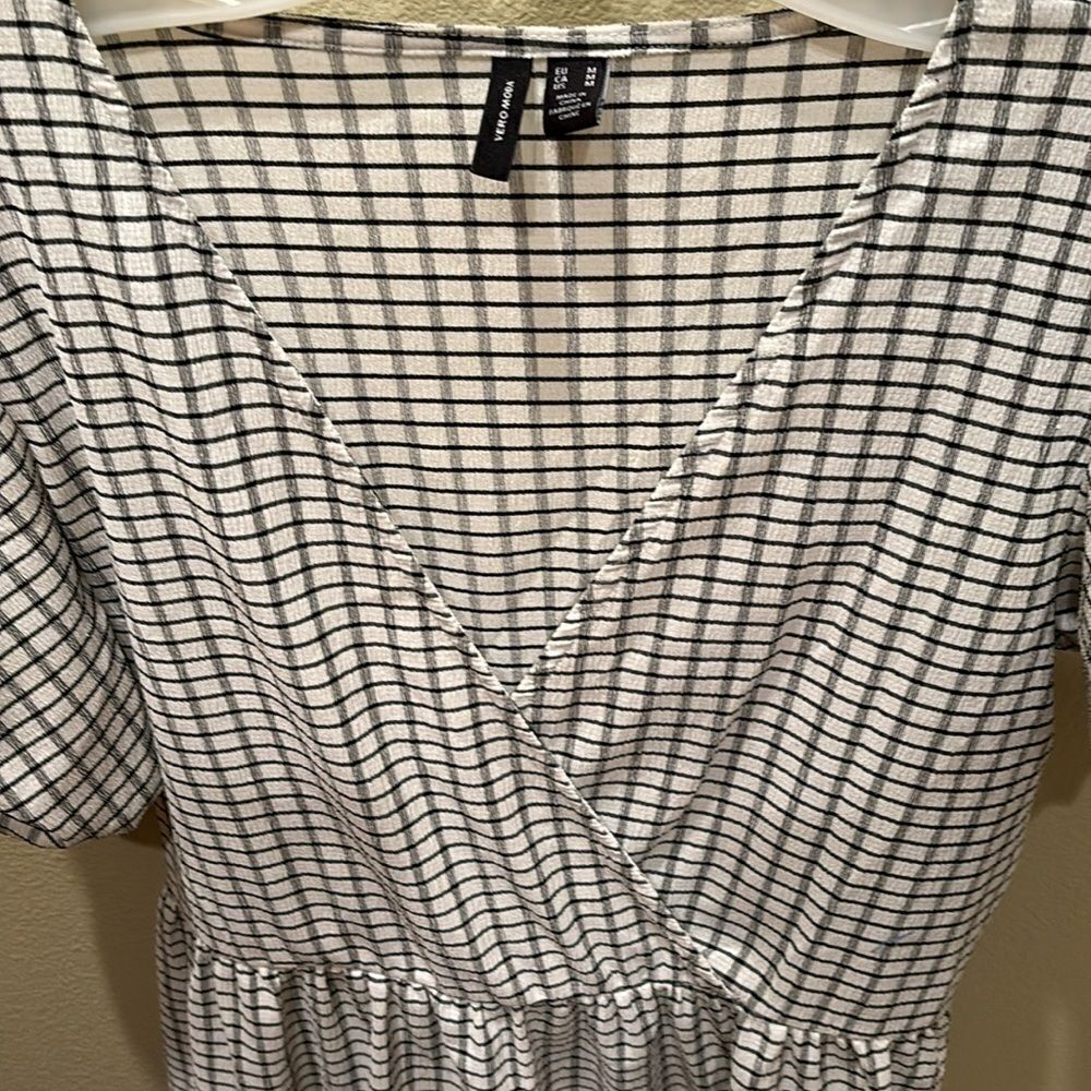 Vero Moda woman's black and white striped dress - Picture 4 of 8